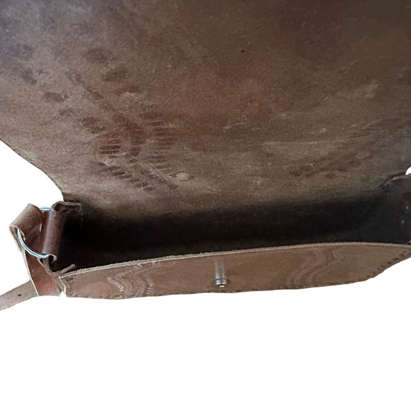 Elegant Brown Leather Shoulder Bag - Picture 3 of 4